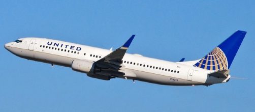 United Airtliner (skinnylawyer from Los Angeles, California, USA wikimedia)