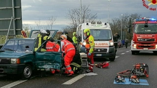 Autostrada A4: 4 scontri nel giro di un'ora e mezza, un morto causa incidente.