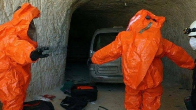 Cava di armi chimiche a Idlib (foto da L'Antidiplomatico)