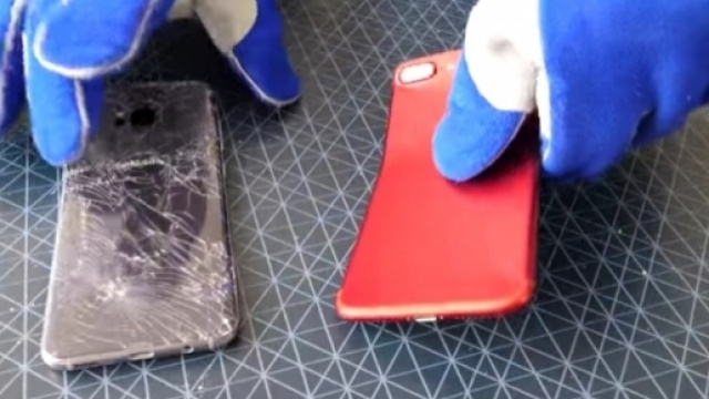 Samsung Galaxy S8 VS Apple iPhone 7