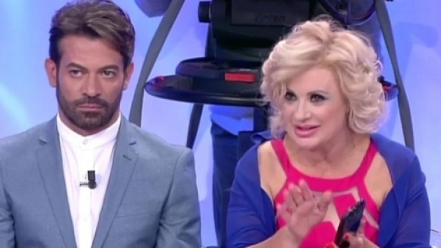 Uomini e Donne: smentiti i problemi di salute di Gianni Sperti - melty.it