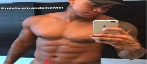 L&eacute;o Santana postou uma foto em seu Instagram e internet foi a loucura