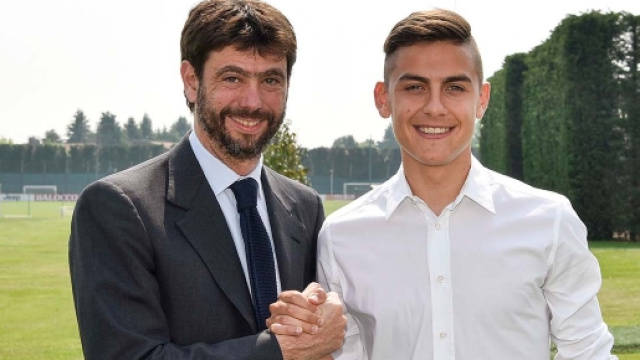 Agnelli e Dybala dopo il rinnovo - FOTO: account ufficiale Twitter Juventus FC