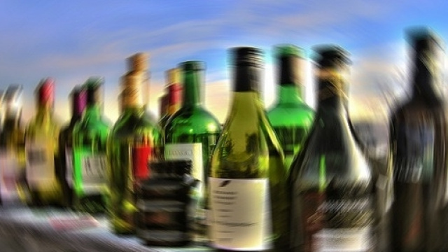 Alcol: tra i giovani spopola il binge drinking