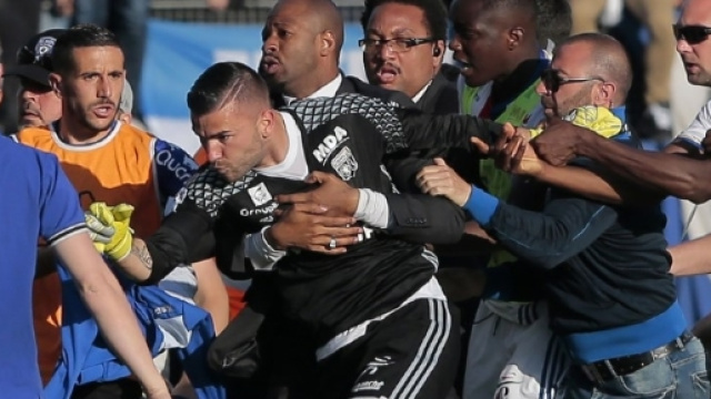 le match Bastia-Lyon arr&ecirc;t&eacute; suite aux incidents ...