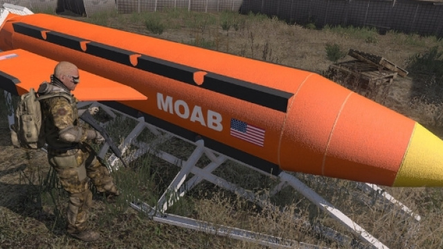 Gli Usa in Afghanistan usano la super bomba 'Moab'.