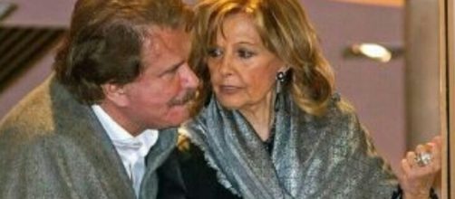 Mar&iacute;a Teresa y Arrocet en el balc&oacute;n