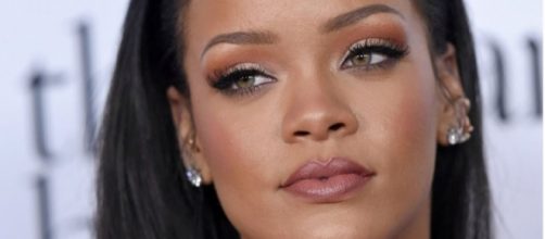 Rihanna &eacute; um &iacute;cone de beleza no mundo art&iacute;stico