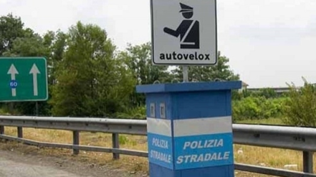 Autovelox, multe annullate. Le prove dell'adeguata segnalazione spettano all'amministrazione.