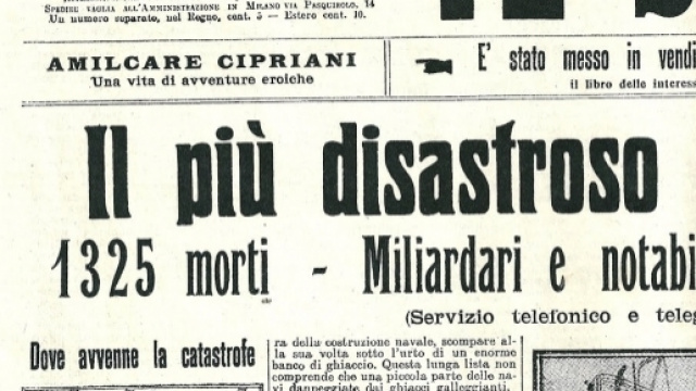 Giornale antico e raro che parla dell'affondamento del Titanic