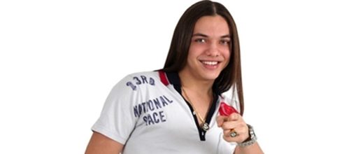 Cantor adotou o visual com topete (foto: reprodu&ccedil;&atilde;o Facebook)