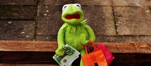 New online business trend offers shoppers bargains in online consignment | Photo via Pixabay