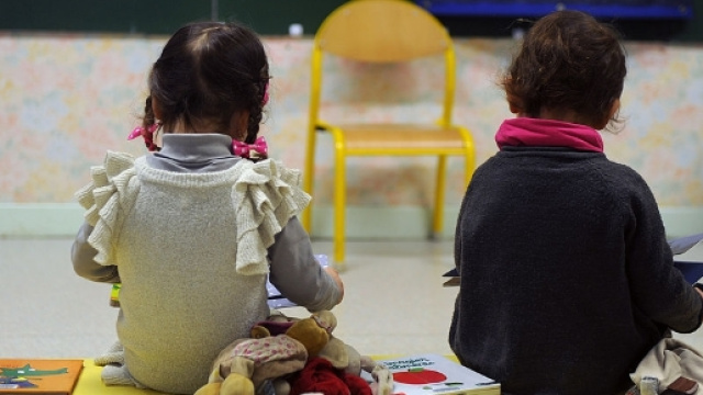 Foggia, ceffoni e insulti in classe: maestre arrestate