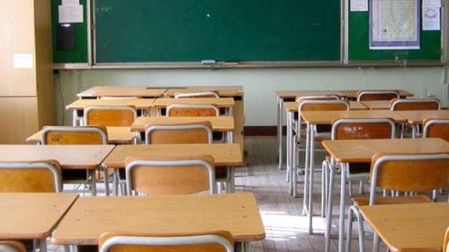 Insegnante offendeva studenti in classe: la vendetta di uno studente