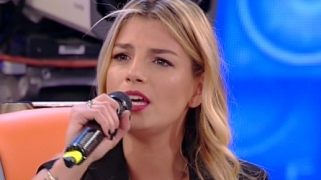 Emma Marrone criticata per l'ennesimo ritorno ad Amici? La cantante replica cos&igrave;.