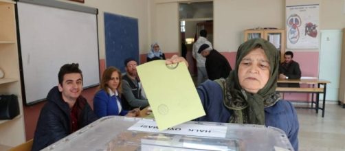 El refer&eacute;ndum, que da la victoria a Erdogan, iniciar&aacute; un proceso de reformas V&iacute;a 20minutos.es