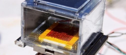 Researchers develop solar-powered device to harvest water in the ... - inhabitat.com