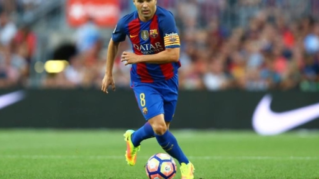 Iniesta reprend l'entra&icirc;nement avec le Bar&ccedil;a - francetvinfo.fr