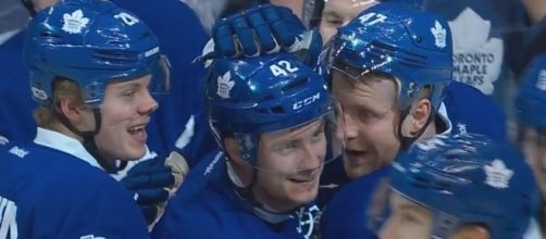 Bozak (42) congratulated by team-mates, SPORTSNETCANADA Youtube channel https://www.youtube.com/watch?v=DX3Te5DcTms
