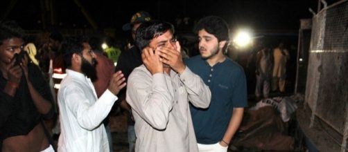 Pakistan suicide bombers kill over 70 people during Easter ... - dailymail.co.uk