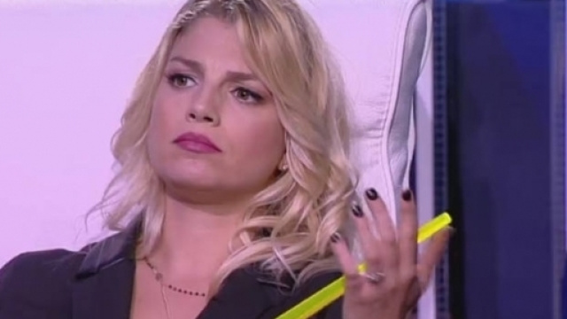 Emma Marrone nel 5&deg; serale: commozione ed un 'no' a Stefano De Martino che fa discutere.