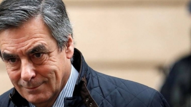 Fillon remonte et talonne Le Pen et Macron