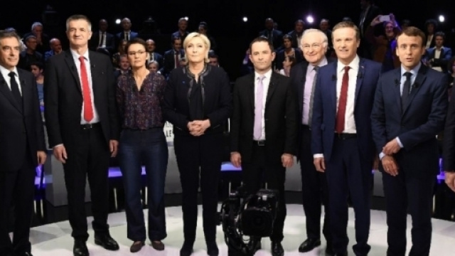 France 2 confirme son &eacute;mission politique de jeudi