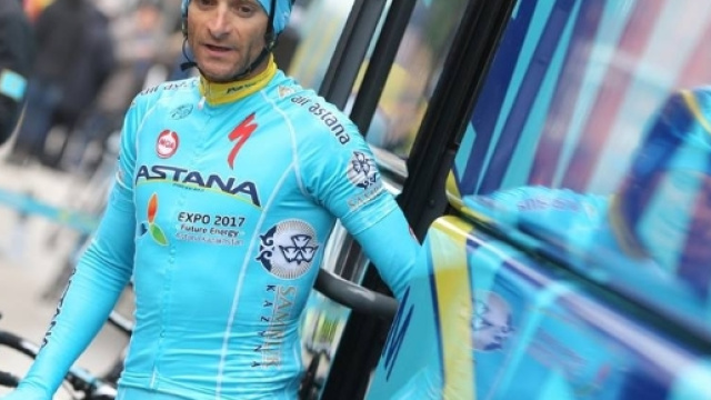 Frattura della clavicola per Michele Scarponi - BICITV. Ciclismo a ... - bicitv.it