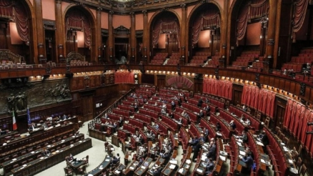 Partiti, dai cittadini 11,7 milioni: la met&agrave; favorisce i democrat - ilmessaggero.it