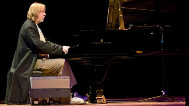 RICK WAKEMAN PIANO ACOUSTIC AL TEATRO ANTICO DI TAORMINA. UNICA ... - blogspot.com