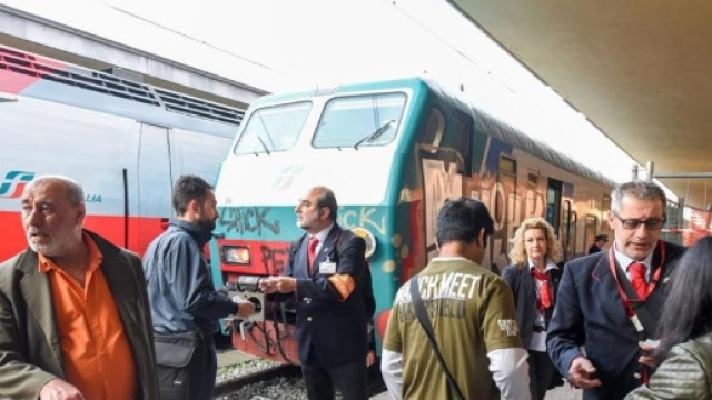 Treno Torino-Ventimiglia, una gang tiene in ostaggio i passeggeri per 5 ore