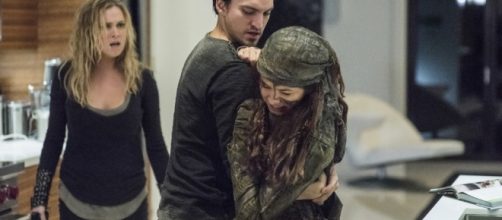 when will 'The 100' season 4 air? [Image via Blasting News Library]