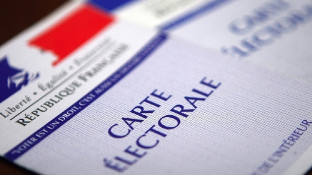 Elezioni Francia 2017, ultimi sondaggi al fotofinish