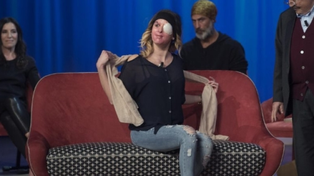 Gessica Notaro al Maurizio Costanzo Show: "Ecco il mio volto ... - blitzquotidiano.it