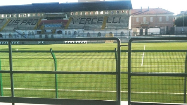In foto lo stadio Silvio Piola di Vercelli