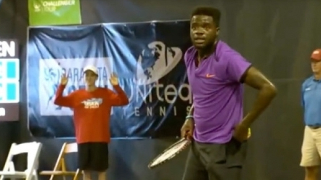Tennis, Fraces Tiafoe incredulo per le urla.