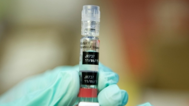 Treviso, infermiera fingeva di vaccinare bimbi e adulti