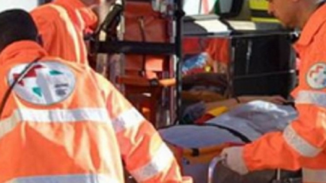 Pisa, tenta di uccidere il figlio e poi si suicida in macchina
