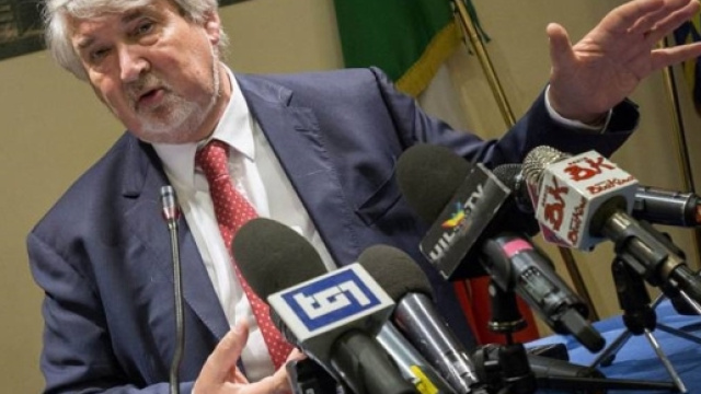 Poletti: &ldquo;Meglio giocare a calcetto che mandar in giro curricula