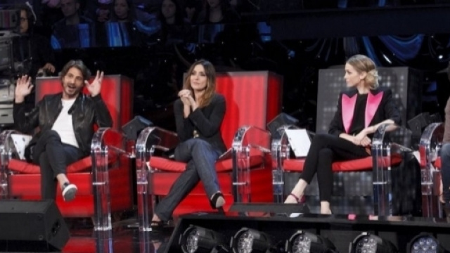 Serale Amici 2017: Elisa contro i giudici e la performance di Mike Bird