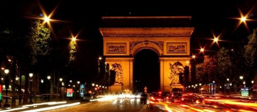 Atentado en los Campos El&iacute;seos