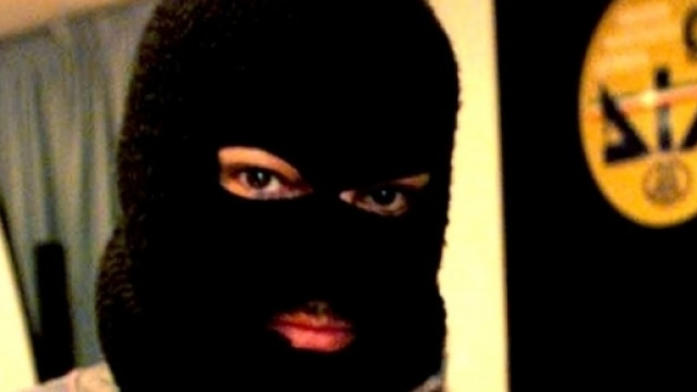 Agente della Direzione Investigativa Antimafia impegnato nella ricerca dei latitanti pi&ugrave; pericolosi d'Italia