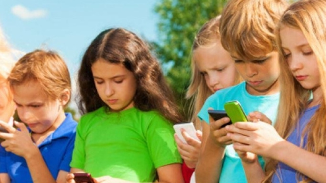Allarme Nomofobia tra i giovani e adolescenti