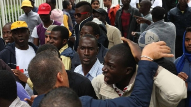 Como, volontaria della CRI molestata da un immigrato