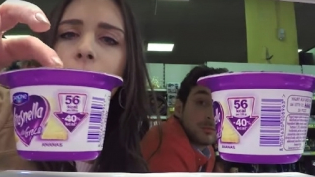 Danone lancia i nuovi Vitasnella facendo volare i suoi vasetti