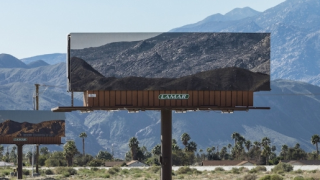 En Californie, ces panneaux pub sont remplac&eacute;s par des photos du ... - piwee.net