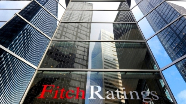 Fitch abbassa il rating italiano a "BBB"- virgilio.it