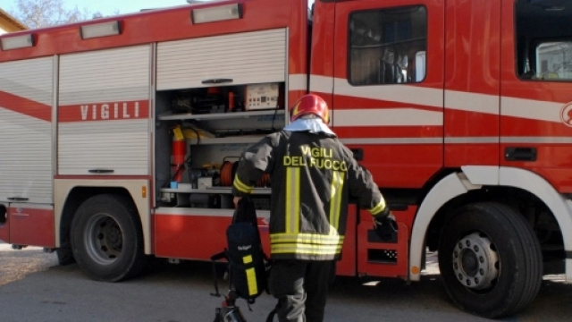 Genova: famiglia si lancia dalla finestra per sfuggire ad un incendio.