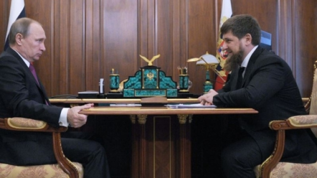 Putin durante il meeting con Kadyrov per discutere delle persecuzioni in Cecenia - rferl.org