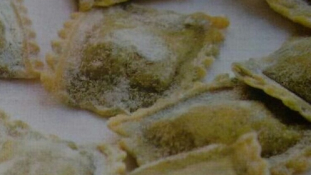 Ravioli di farro con fagioli e gamberetti